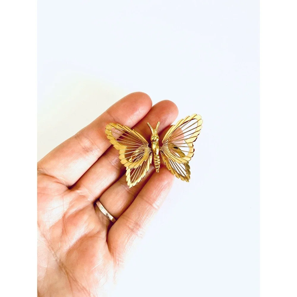 Vintage Monet Gold Tone 3D Layered Wing Butterfly Brooch Pin Signed